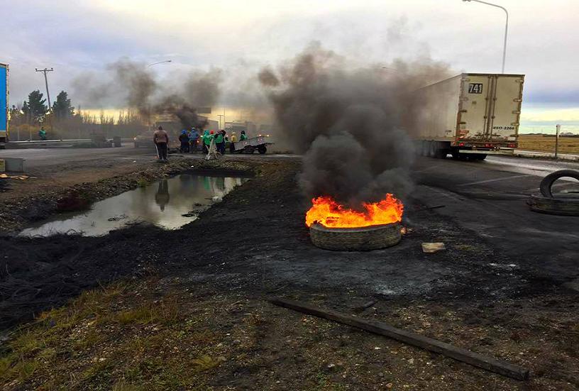 ATE continúa con el corte de ruta en Río Gallegos