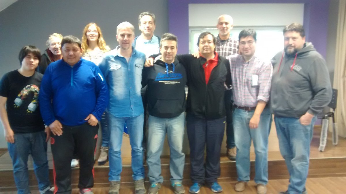 Horacio Catena y Roberto Camacho junto a dirigentes de la Mesa de Unidad Sindical (MUS) de Santa Cruz.