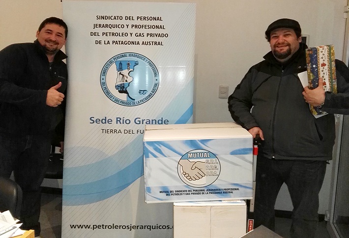 El sindicato de Petroleros Jerárquicos de la Patagonia, entregó juguetes para los hijos de afiliados en Río Grande.