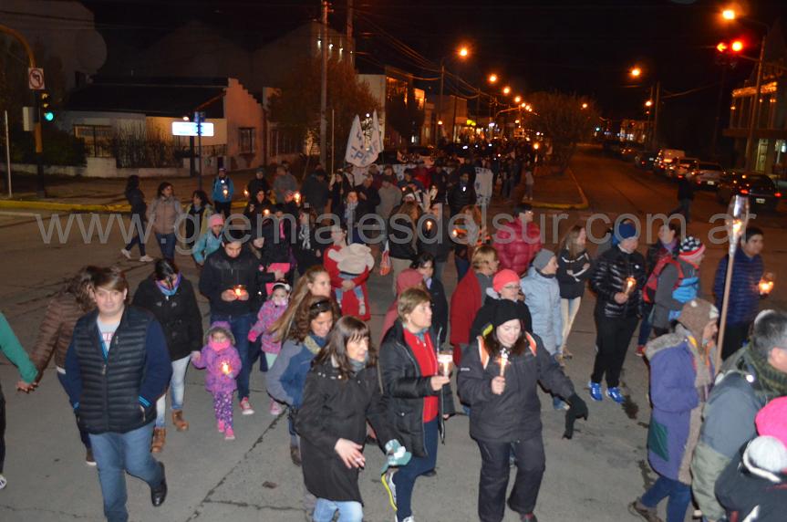 El viernes por la noche se concretó en Río Grande una nueva marcha de antorchas convocada por la Unión de Gremios y Jubilados Estatales.