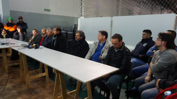 Una veintena de gremios y organizaciones barriales ratificaron la manifestación del 1 de junio, en contra del tarifazo al servicio de gas.