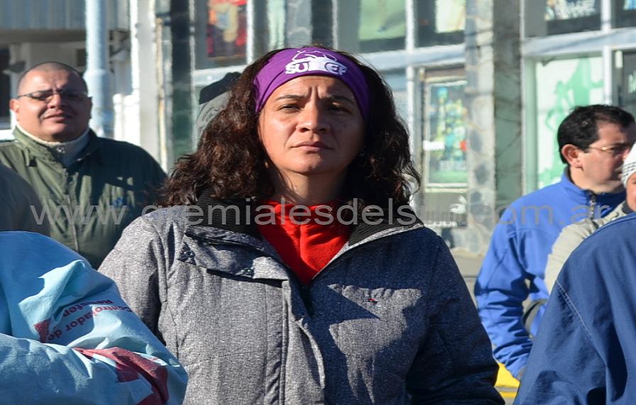 La Secretaria General del SUTEF Río Grande, Verónica Andino, sostuvo que la Legisladora Andrea Freites les adelanto que en la mesa técnica no se va a modificar nada y solo se van a reglamentar algunas normas.