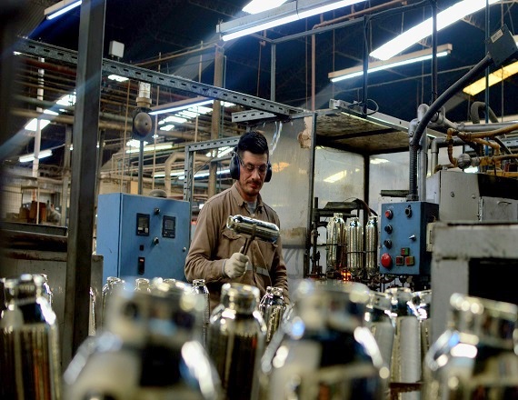 Lumilagro importará para sostener su negocio y pasa de 200 a 70 trabajadores