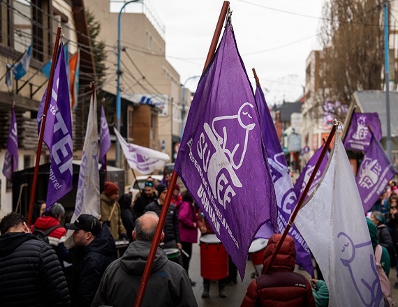 Docentes de Tierra del Fuego inician paro por 48 horas 