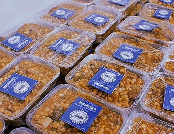 ASIMRA entregó locro por el Día de Trabajador Metalúrgico