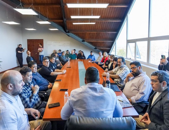 Gremios municipales cierran el año con un nuevo acuerdo salarial 