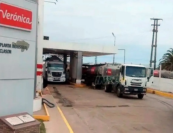 Empresa láctea paralizó por completo sus tres plantas y hay 700 puestos de trabajo en peligro