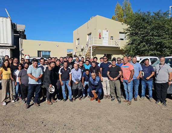 Llugdar mantuvo una reunión informativa con trabajadores jerárquicos de la empresa DLS