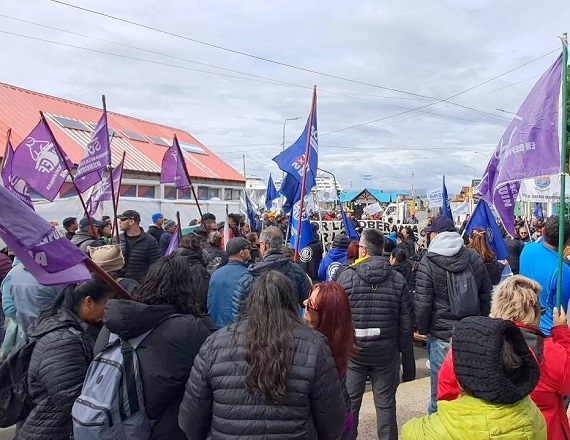 Masiva protesta contra la intervención al Puerto de Ushuaia