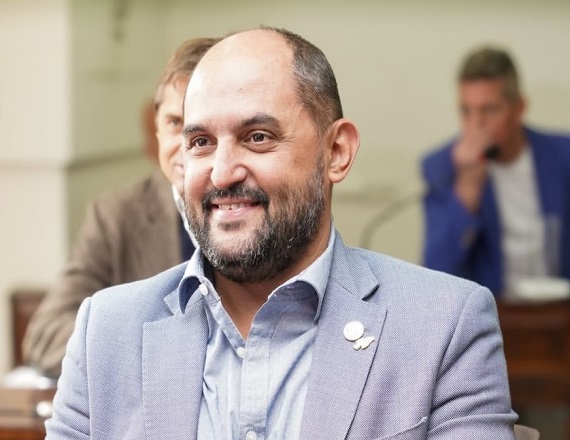 Convocan al Legislador Federico Greve a debate público