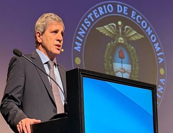 Caputo aprieta a empresarios para que no aumenten los sueldos