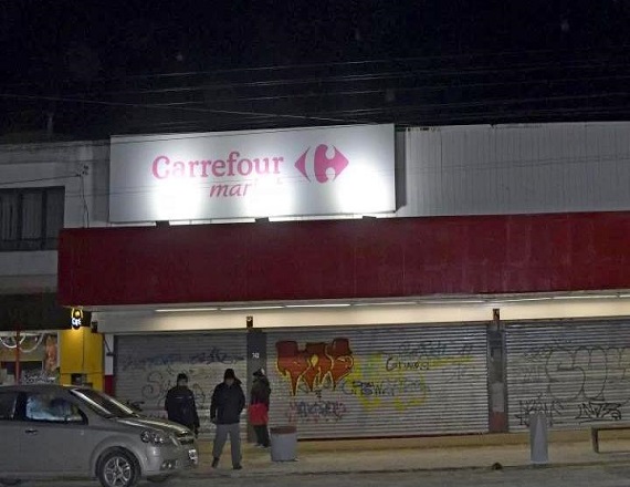 Cerró una sucursal de Carrefour en Río Gallegos y 30 familias quedaron sin trabajo