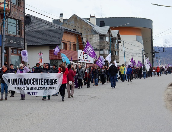 Continúa el paro por tiempo indeterminado de los docentes de Tierra del Fuego