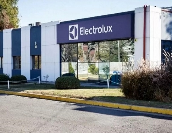 Electrolux anunció el cierre de su fábrica de Rosario y pasará a importar sus productos