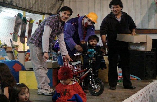 El CEC sorteó importantes regalos entre los hijos de los afiliados