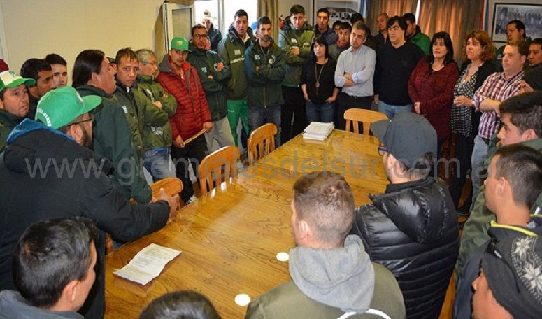 Camioneros reclamó ante los Concejales por los trabajadores de Agrotécnica.