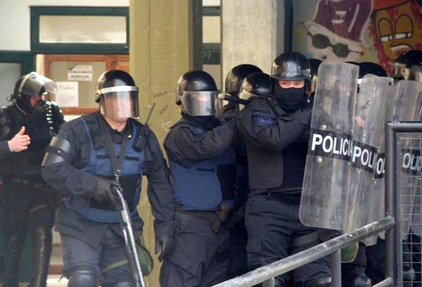 Imágenes de la represión en Tolhuin