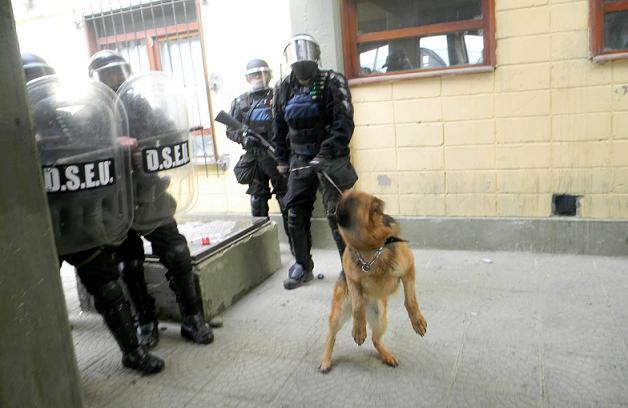 Imágenes de la represión en Tolhuin