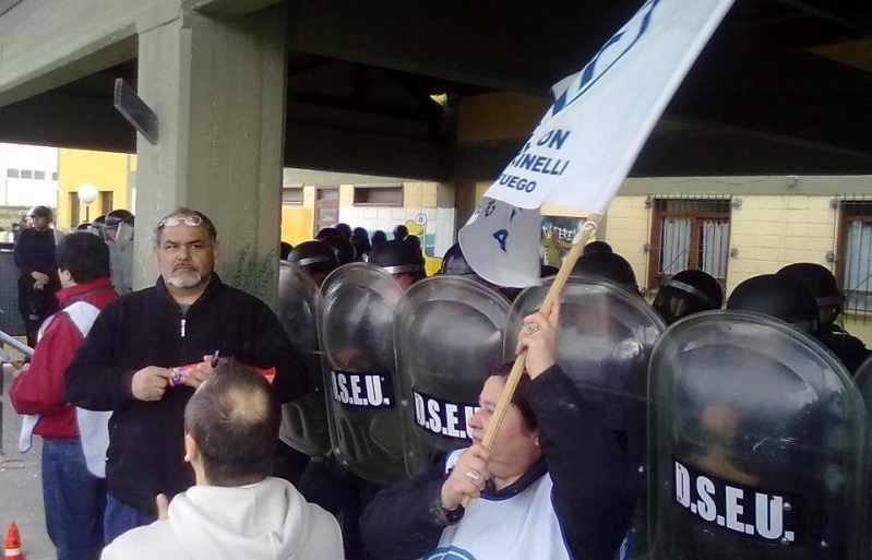 Imágenes de la represión en Tolhuin