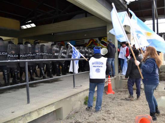 Imágenes de la represión en Tolhuin