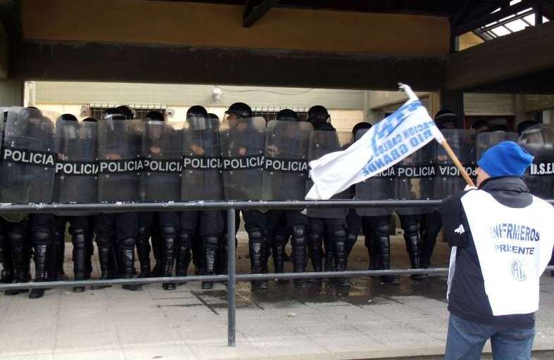 Imágenes de la represión en Tolhuin