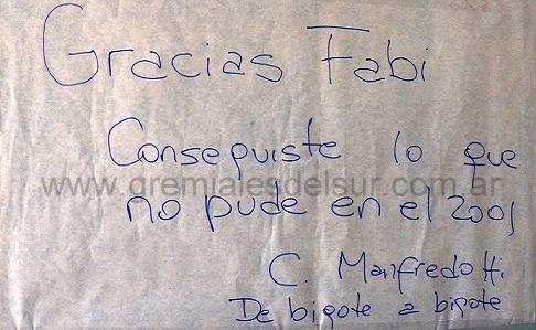La leyenda compara a la gestión de Ríos con la Manfredotti