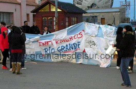 Los enfermeros estuvieron presentes en el cacerolazo 