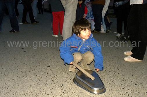 Los mas pequeños se las ingeniaron para hacer ruido