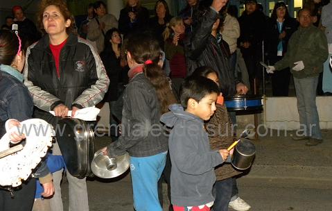 Familias completas participaron del cacerolazo