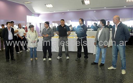 Momento de las palabras en la inauguración del gimnasio del CEC
