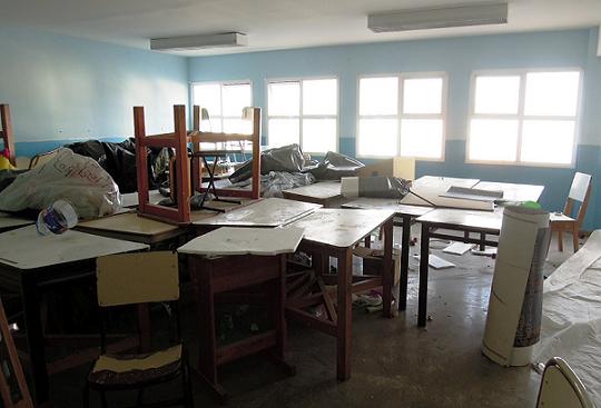 Aulas convertidas en depósito 