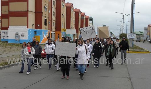 Docentes marchando en Chacra 2