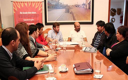 Dirigentes de ATE reunidos con el Intendente Melella. Foto: Dir. de Prensa MRG