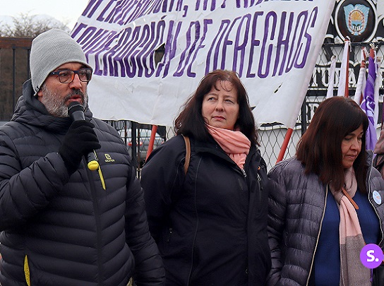“Para un docente que le quitaron los derechos hace casi 7 años, el peor ejemplo que le podría dar a un alumno de la escuela pública es resignarse y aceptar la realidad que le imponen”, remarcó Horacio Catena.