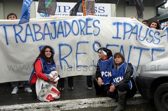 Los trabajadores del IPAUSS también se sumaron al reclamo de los estatales