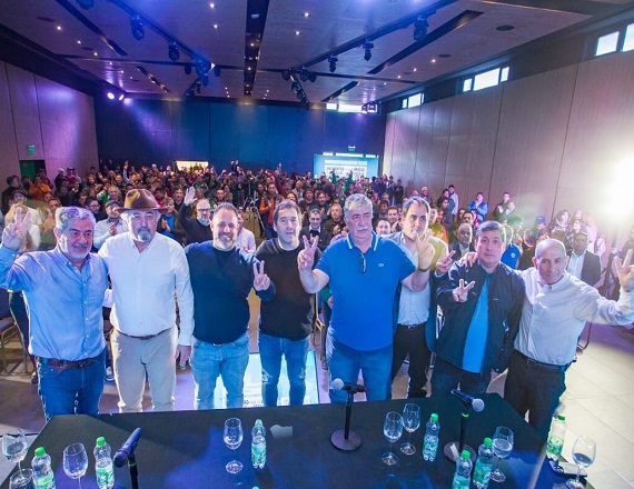“Aquí en Chubut estoy conforme porque nosotros, lo sabe la gente, seguimos apoyando la candidatura de Juan Pablo por lo que hizo en Comodoro, por lo que significa para los comodorenses, y lo que puede significar para los chubutenses”, señaló José 