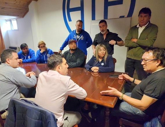 “Felipe Concha continúa buscando el diálogo con los diferentes actores políticos que representan a nuestra provincia y a la ciudad, para de este modo tener una visión más amplia para este próximo 2024”, indicaron desde ATE.
