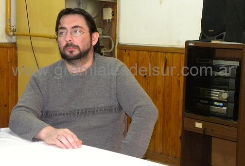 Andres Rosas, representante gremial de los Choferes de Taxis de Río Grande