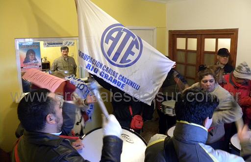 El reclamo de los jubilados se trasladó a varios dependencias públicas