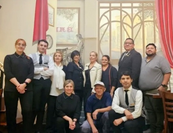 “Las 17 personas que trabajan en el Hotel Tanguero están comprometidas y felices con su trabajo, dedicando muchas horas al día a la operación de 24 horas con responsabilidad, pasión y compromiso”, destacó Soledad Álvarez Vico.