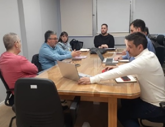 El 14 de agosto se realizará un Congreso Provincial de Delegados de carácter presencial en la ciudad de Tolhuin. El viernes 9 de agosto a las 08.30 horas por la página de Facebook de SUTEF se explicará la propuesta salarial.