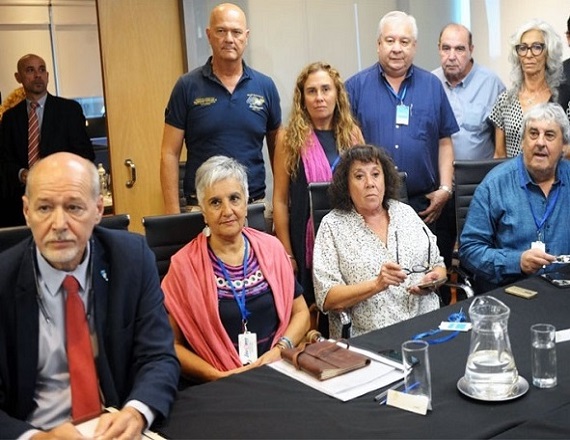 Las organizaciones gremiales denunciaron que la decisión del Gobierno nacional “confirma un camino de desinversión en educación en la Argentina de una manera definitiva”.