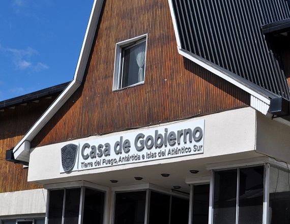 La Asociación del Magisterio de Enseñanza Técnica (AMET) Tierra del Fuego, reclama al Gobierno de la provincia transparencia y responsabilidad en el cumplimiento de los acuerdos asumidos con el conjunto de la docencia.