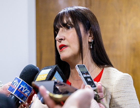 “La industria significa soberanía, significa el empleo de nuestra gente y una vez más el Gobierno nacional pone en jaque los puestos de trabajo y la producción”, remarcó Karina Fernández, Ministra de Producción de Tierra del Fuego.
