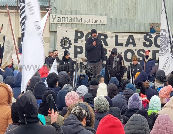 El Congreso de Delegados de la UOM Río Grande  resolvió la continuidad del paro por tiempo indeterminado y ratificó la convocatoria a un paro provincial general en toda la provincia para el próximo miércoles 21 de mayo.