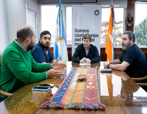 “Estamos muy preocupados por el futuro de los empleados y por el impacto que esta decisión tendría en la infraestructura vial de Tierra del Fuego”, expresó el Gobernador de Tierra del Fuego, Gustavo Melella.