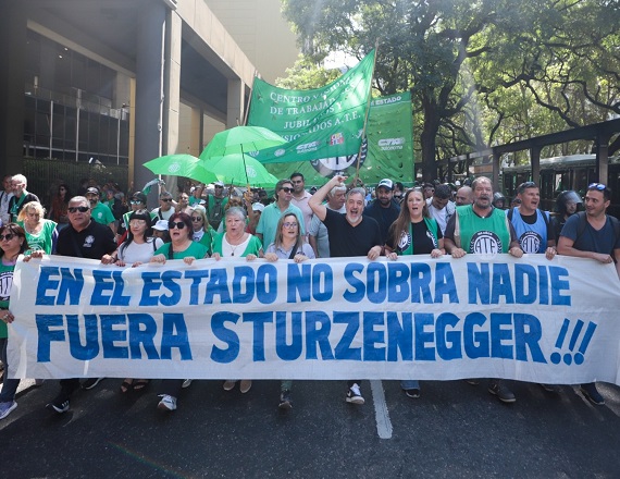 Cada distrito del país podrá definir la metodología de protesta para adherir a esta jornada, considerándose los cese de tareas, retiros de los lugares de trabajo a partir del mediodía, asambleas, acampes y cortes de rutas, entre otras.