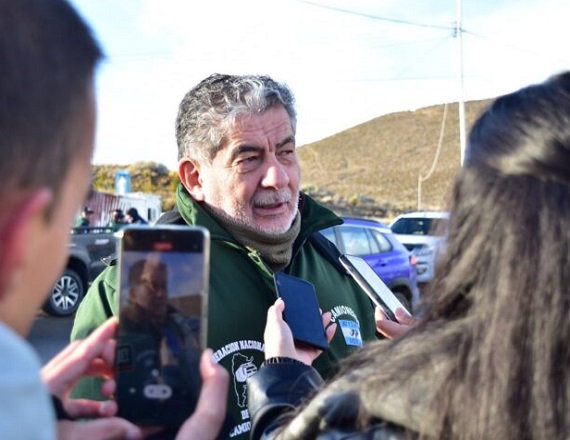 “Cuando dejás todo en manos del mercado, pasa lo que pasó en la década del ’90: se retira YPF, deja el tendal y un montón de pueblos dependen de su suerte”, resaltó el titular de Camioneros de Chubut, Jorge Taboada.