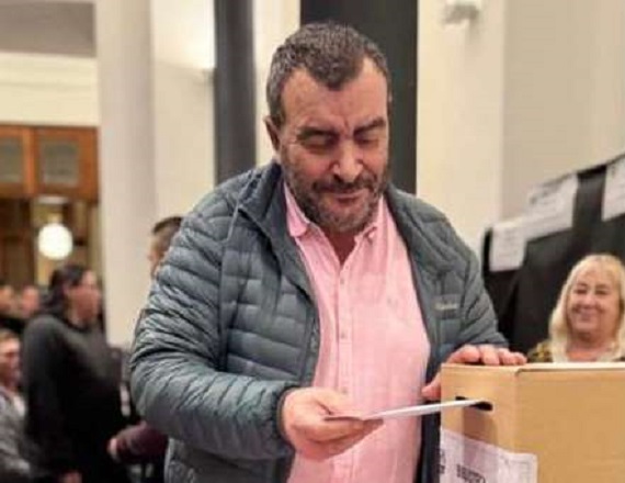 El sindicalista encabezó la lista oficialista Verde y Blanca y obtuvo el 85,5% de los votos, superando a la lista Azul que cosechó un 13,35% de los sufragios. Hubo una participación del 62% del padrón electoral.