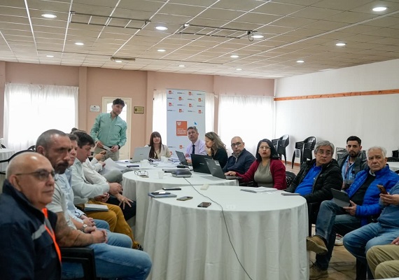 “El sector textil no puede esperar. La inacción pone en riesgo cientos de puestos de trabajo directos e indirectos, y compromete un entramado productivo construido durante décadas”, advirtieron desde la CAFIN.